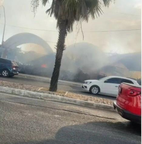 Incêndio atinge Troca-Troca, no centro de Teresina; vídeo mostra o desastre